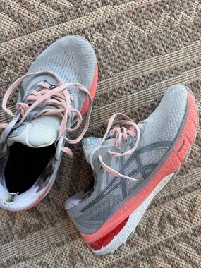 ASICS GT-2000 10 Women Running Shoes Gray Pink Mesh Cushioned Breathable Size 8